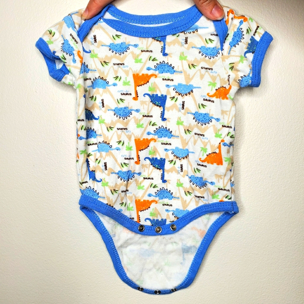 10) WEEPLAY "Cute-a-suarus" onesie Sz. 0-3Mths